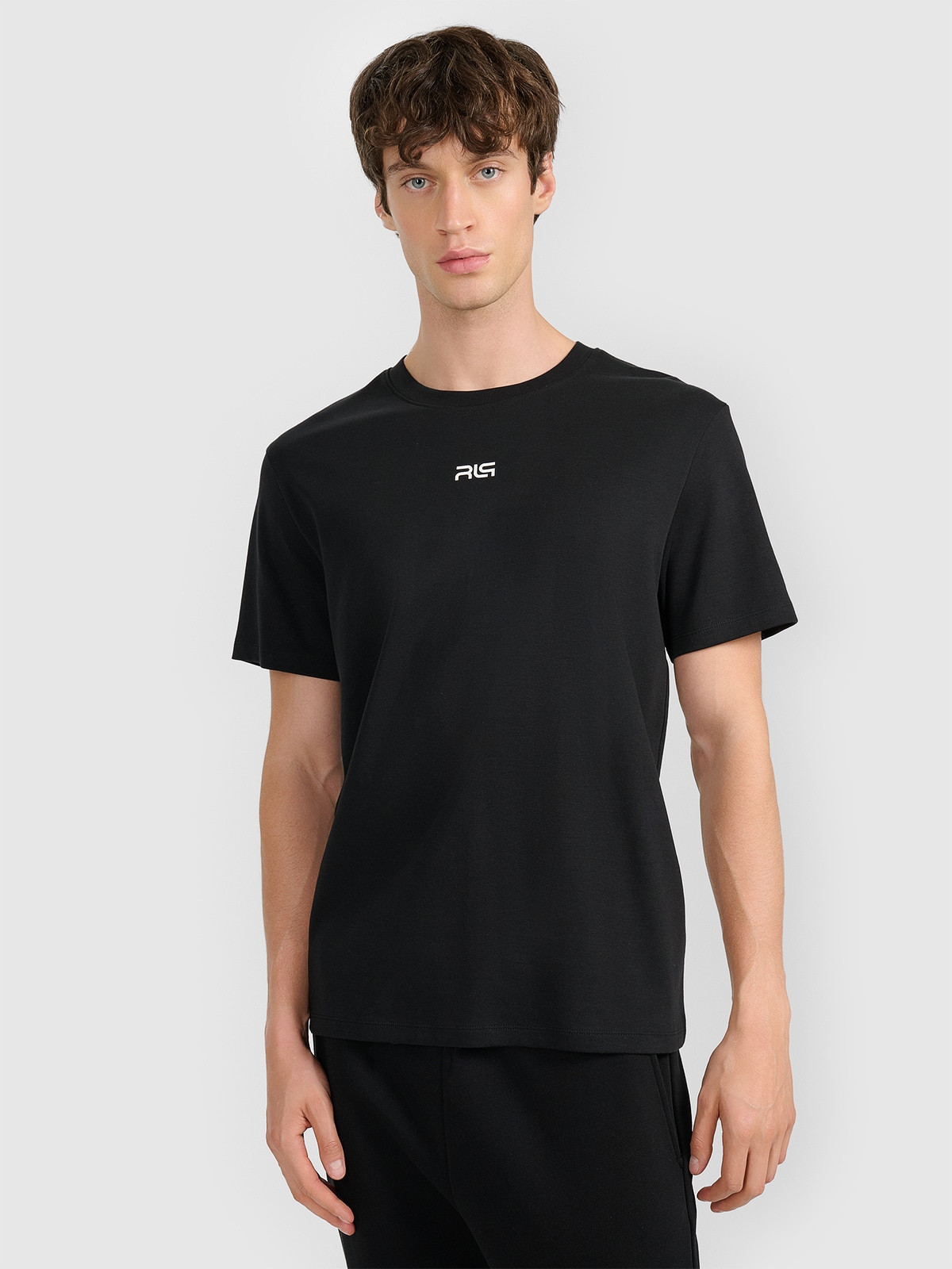 Vyriški T-shirt regular marškinėliai su spauda 4F x Robert Lewandowski - juodi