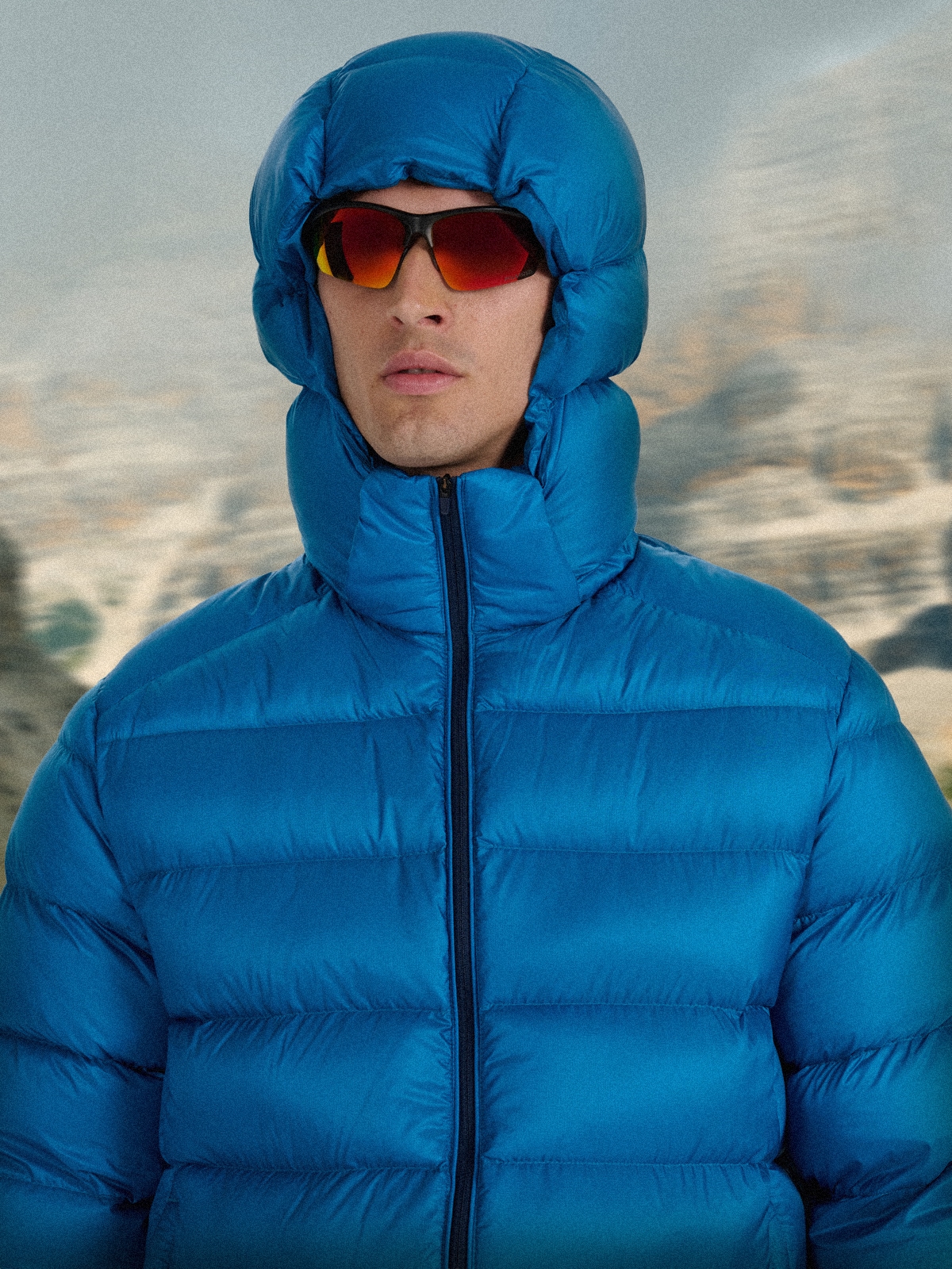 Vyriška pūkinė žygio striukė su natūraliu pūkų užpildu - mėlyna