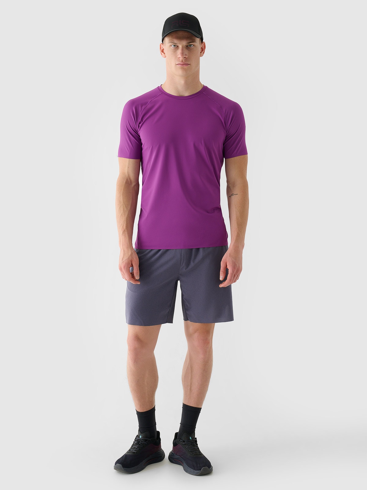 Vyriški sportiniai greitai džiūstantys šortai 4F x Robert Lewandowski - pilki