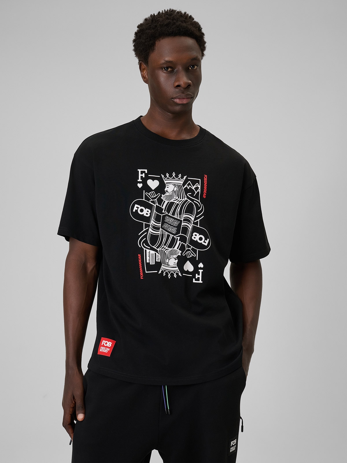 Vyriški T-shirt loose marškinėliai su spauda - juodi 