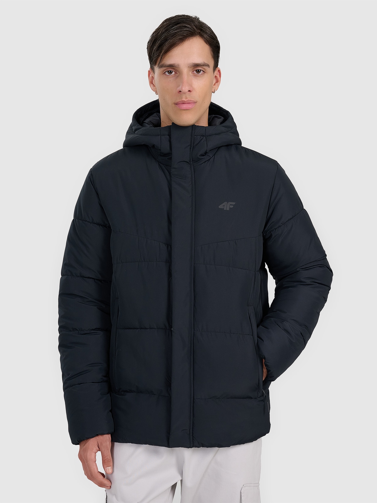 Vyriška striukė su sintetiniu pūkų kamšalu - juoda