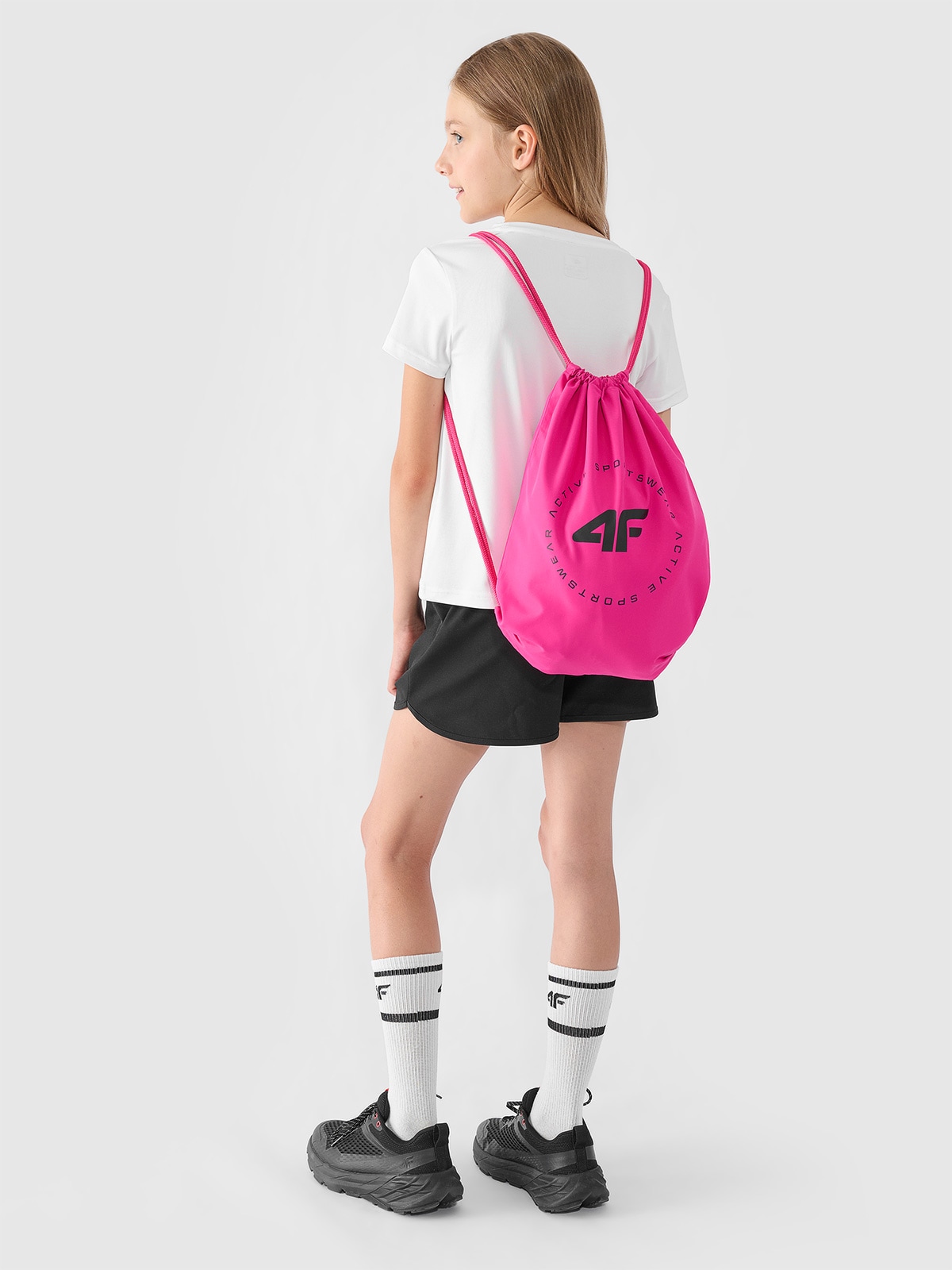 Sportinis komplektas mergaitėms kūno kultūros užsiėmimams (marškinėliai+šortai+maišas) - daugiaspalvis