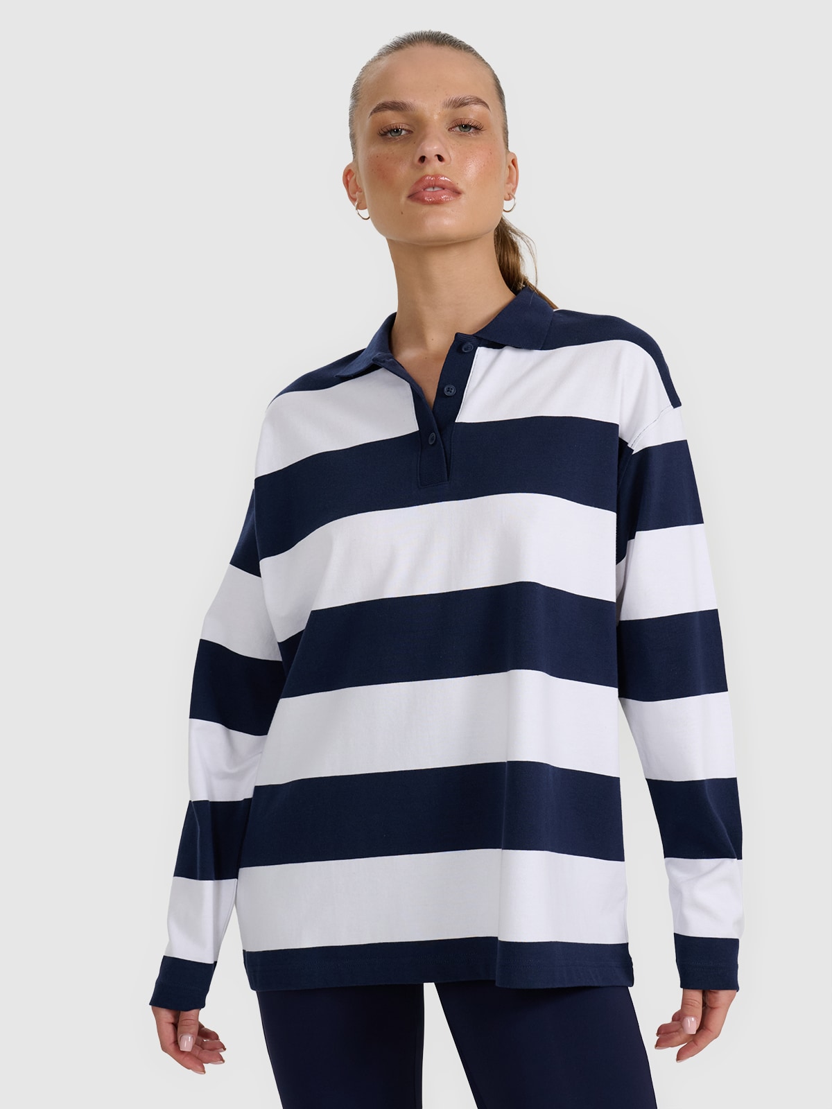 Moteriški Longsleeve oversize marškinėliai - tamsiai mėlyni