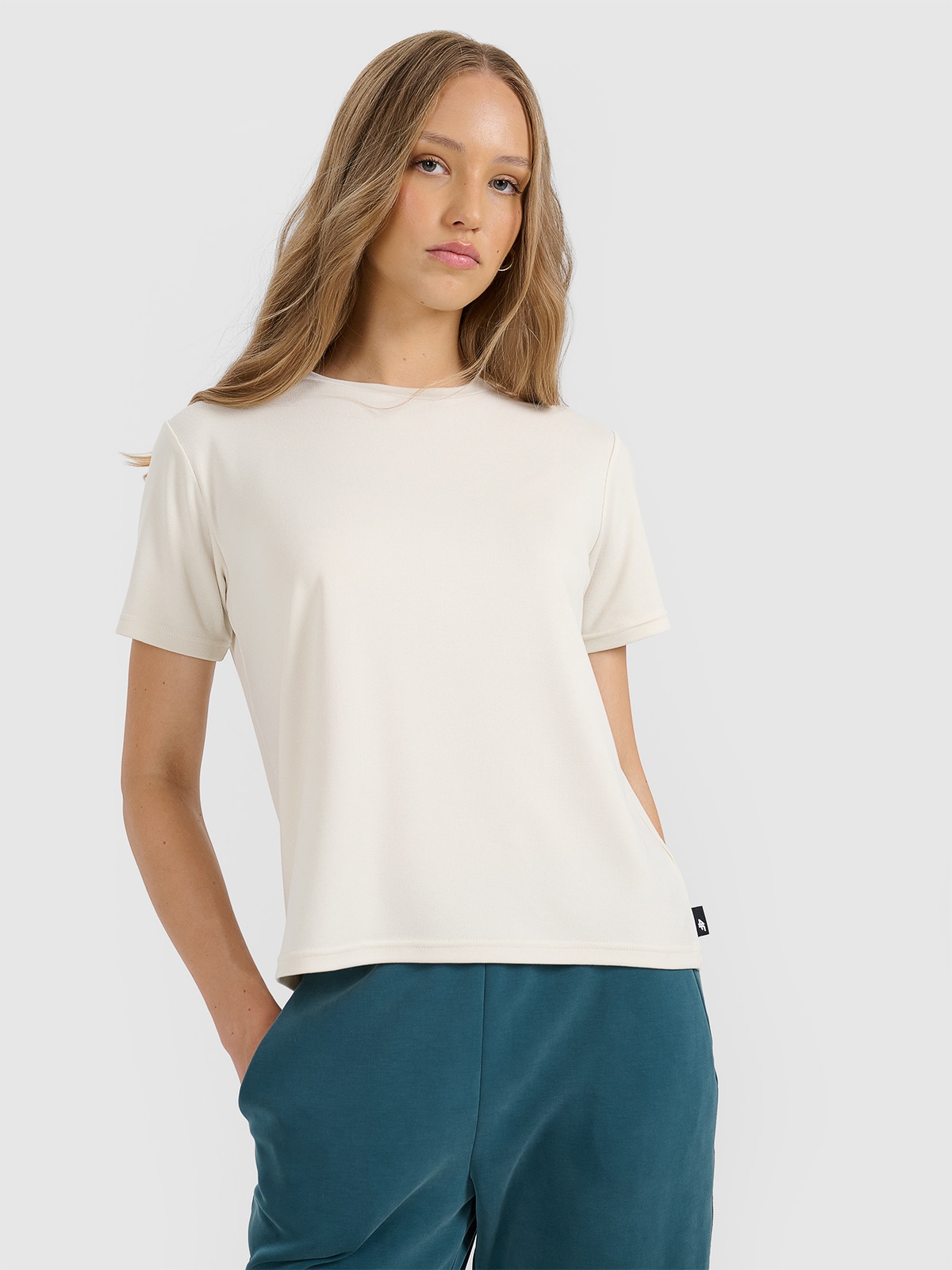 Moteriški T-shirt marškinėliai iš dryžuoto audinio su modaliu - smėlio spalvos