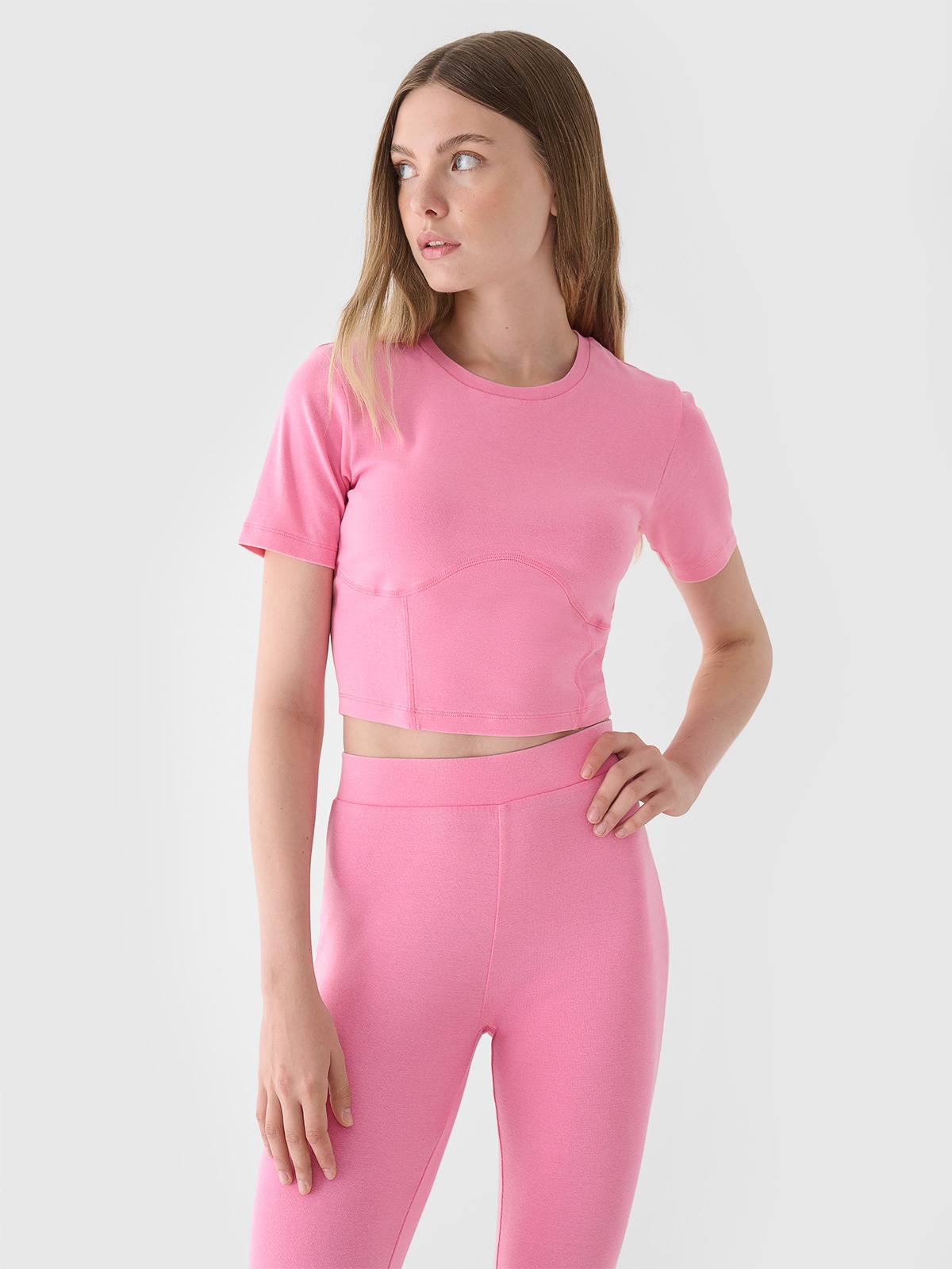 Moteriški crop top slim lygus marškinėliai - rožiniai