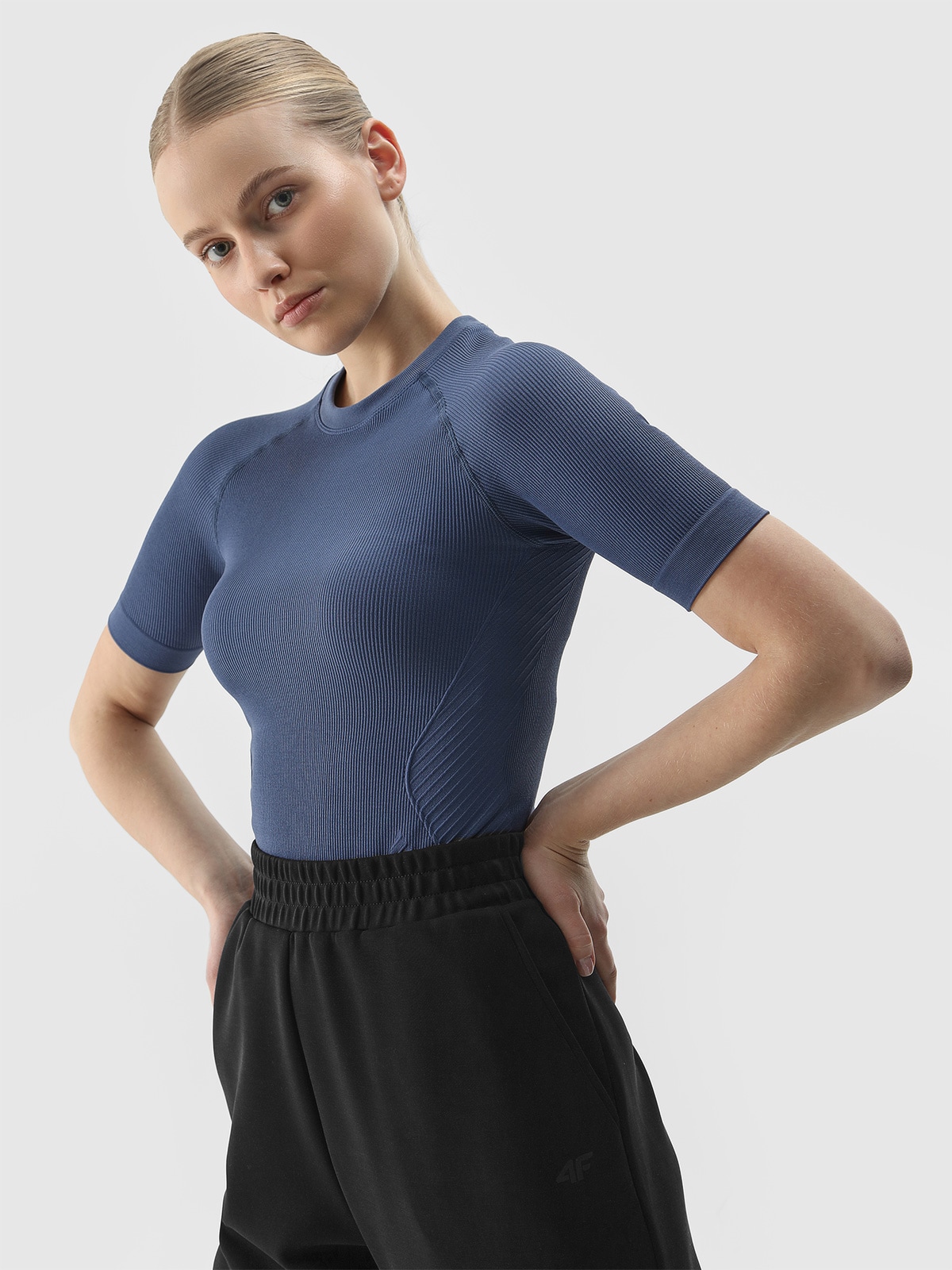 Moteriški T-shirt slim besiūliai lygūs marškinėliai - denim