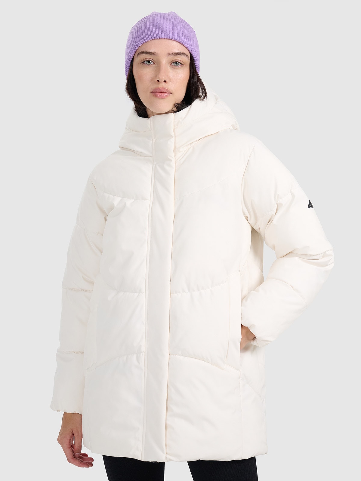 Moteriška striukė su sintetiniu pūkų kamšalu - balta