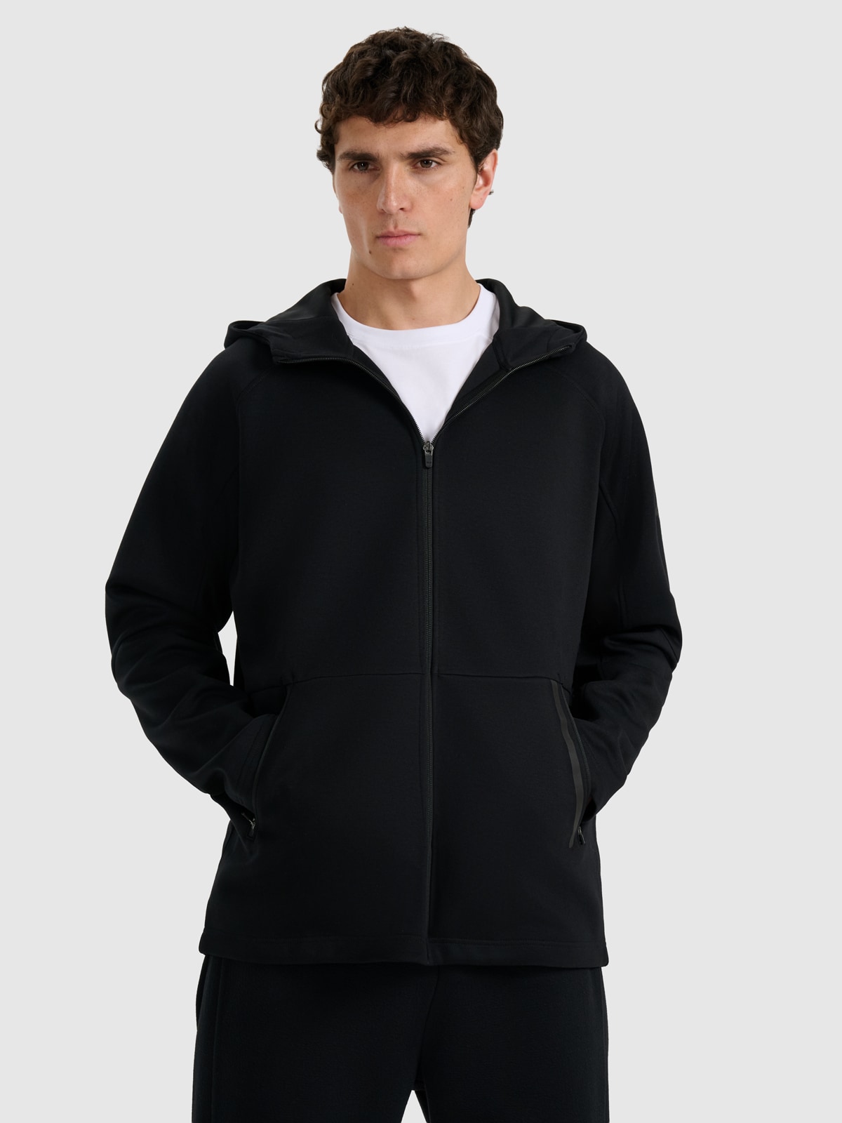 Vyriškas sportinis atsegamas džemperis su gobtuvu - juodas