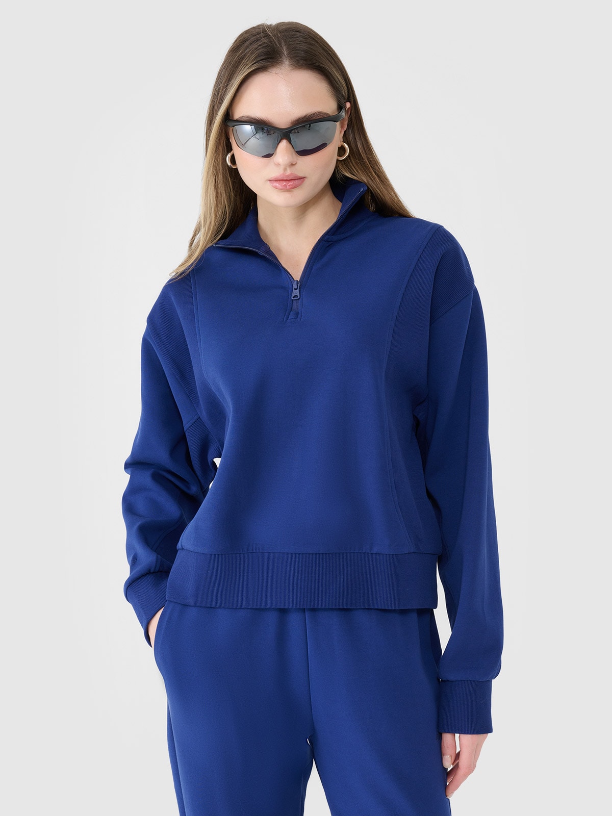 Moteriškas sportinis neatsegamas, džemperis be gobtuvo - tamsiai mėlynas