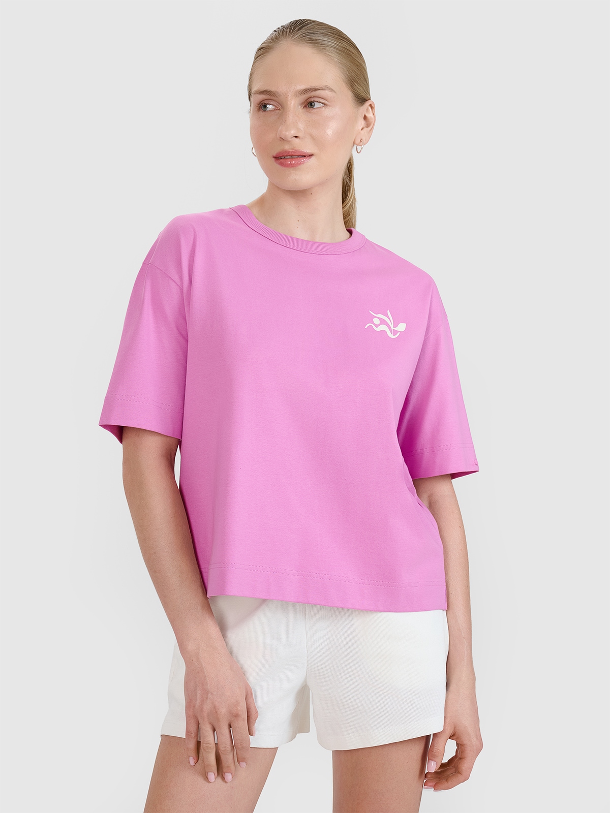 Moteriški T-shirt regular marškinėliai su spauda - rožiniai