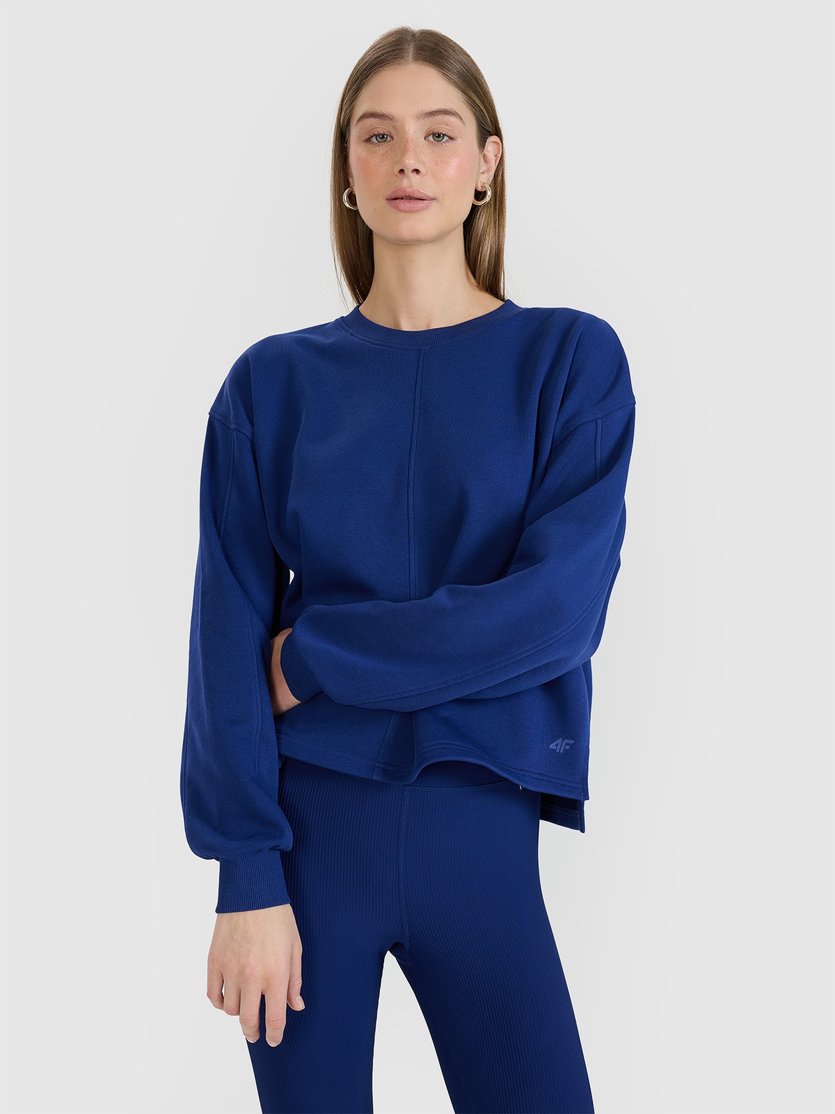 Moteriškas sportinis oversize neatsegamas džemperis be gobtuvo - tamsiai mėlyni