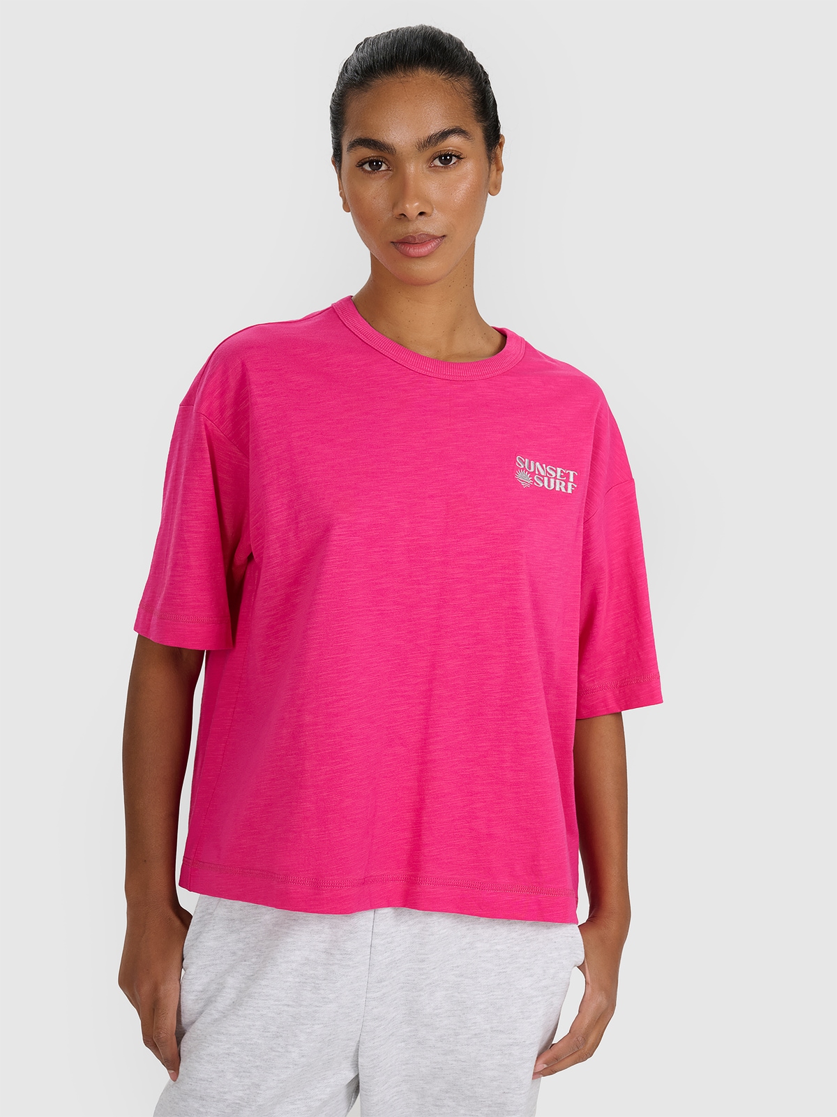 Moteriški T-shirt oversize marškinėliai su spauda - rožiniai