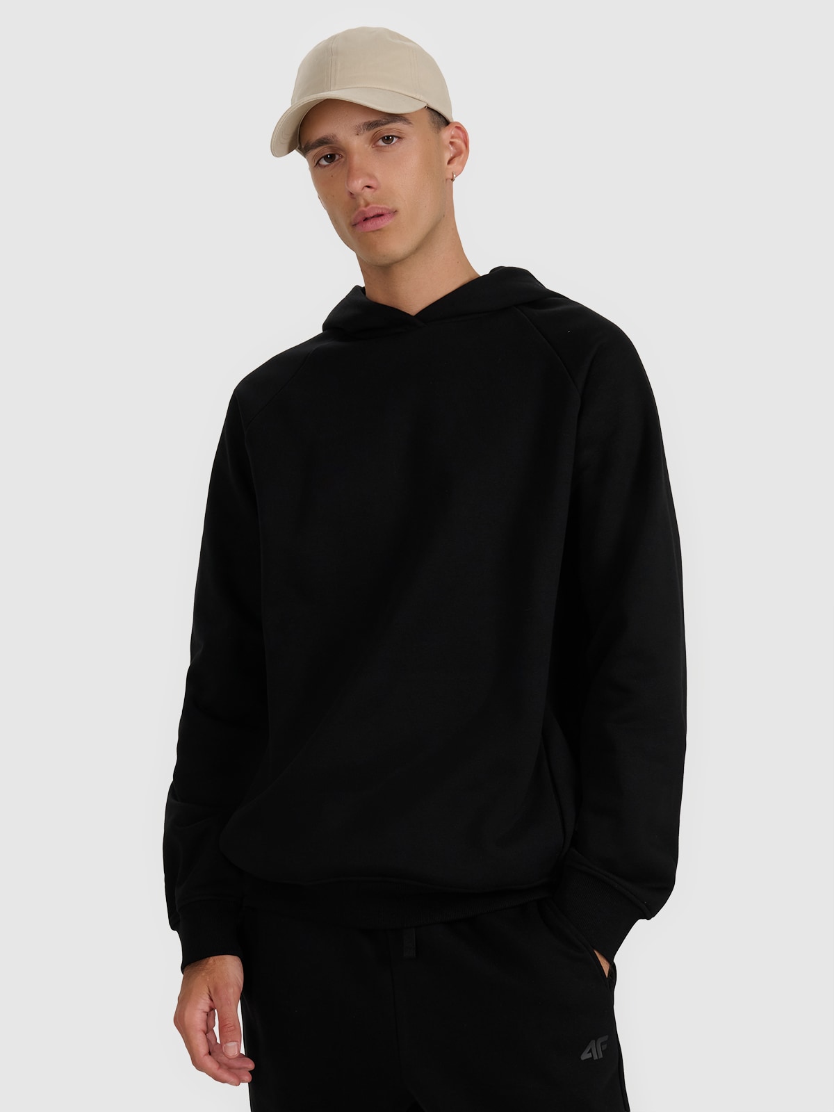 Vyriškas sportinis neatsegamas džemperis su gobtuvu - juodas