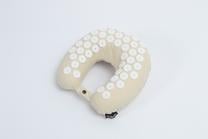 Masažinė akupresūros pagalvė Outliner LS5313, ruda sp., 30 cm x 29 cm x 12 cm