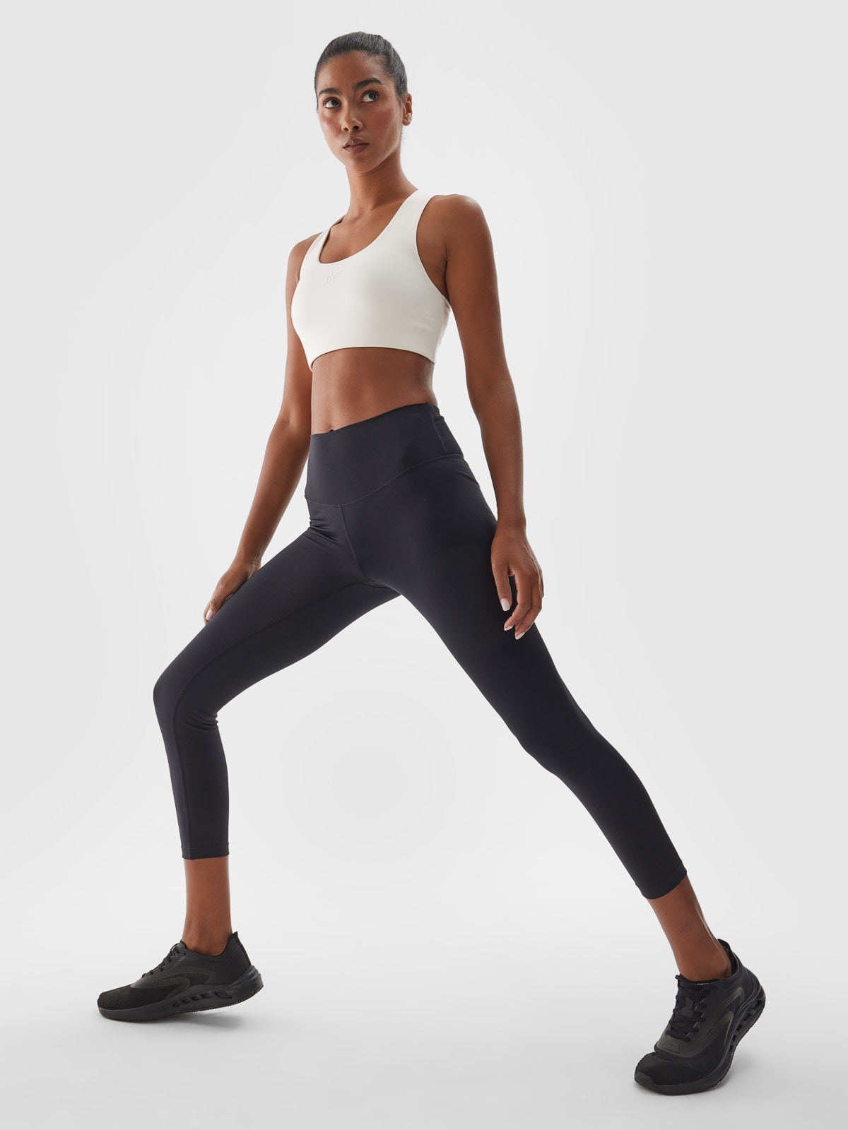 Moteriškos treniruočių tamprės 7/8 su aukštu liemeniu - juodos