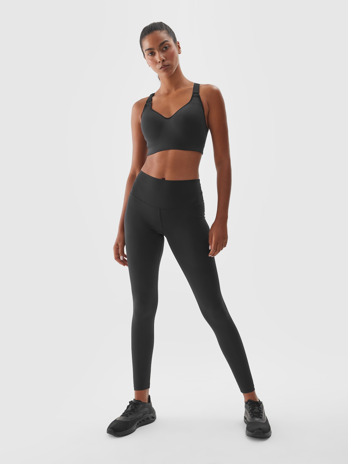 Moteriškos treniruočių tamprės su aukštu liemeniu - juodos