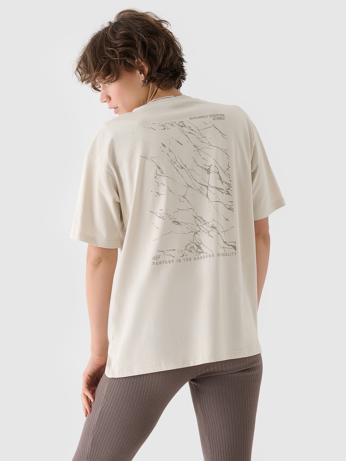 Moteriški T-shirt oversize marškinėliai su grafika - smėlio spalvos