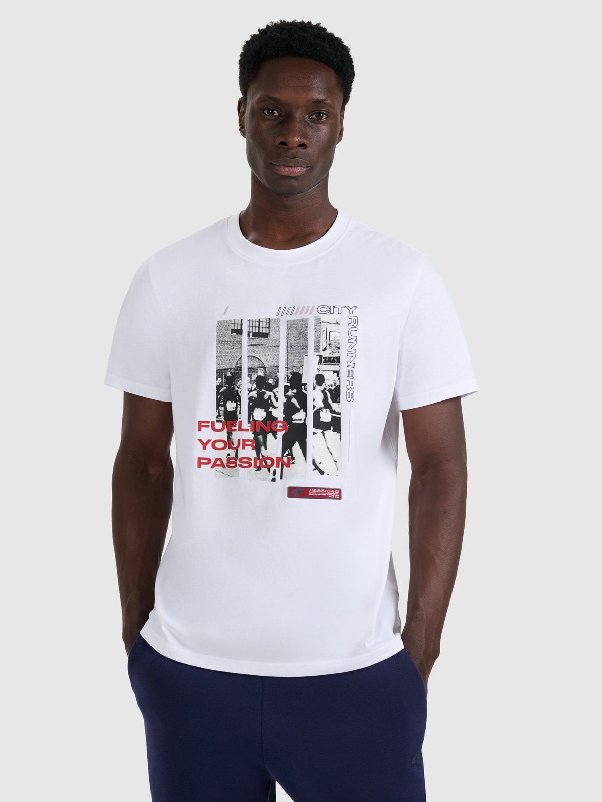 Vyriški T-shirt regular marškinėliai su spauda - balti