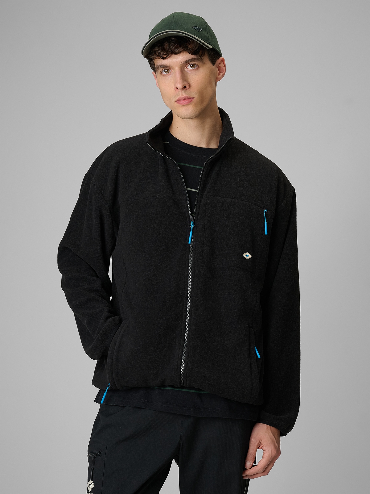 Relaxed vyriškas flisas su aukšta apykakle - juodas