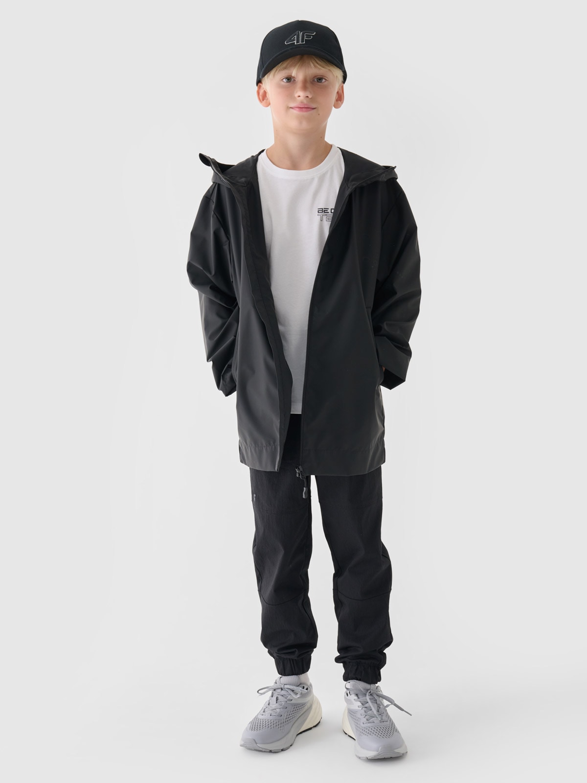 Vaikiška pereinamojo laikotarpio striukė - juoda