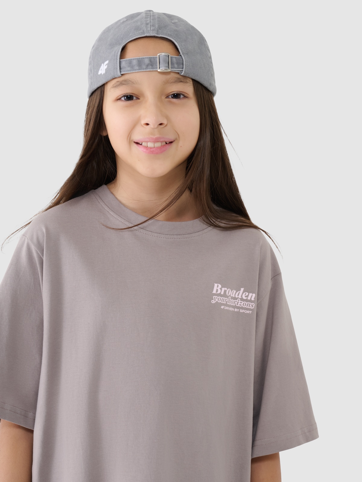 T-shirt oversize marškinėliai su spauda mergaitėms - smėlio spalvos