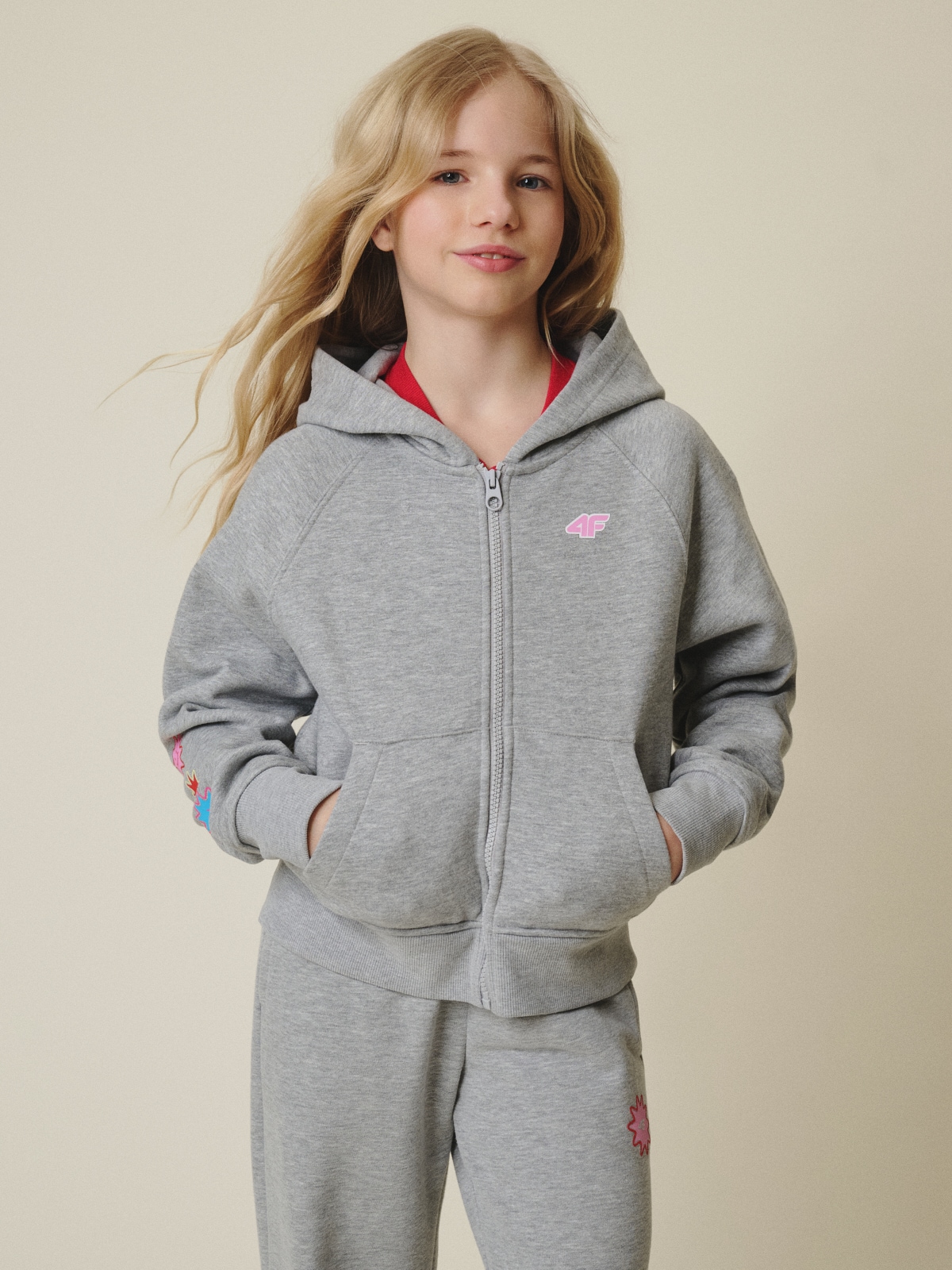Sportinis džemperis regular su gobtuvu mergaitiškas - pilkas