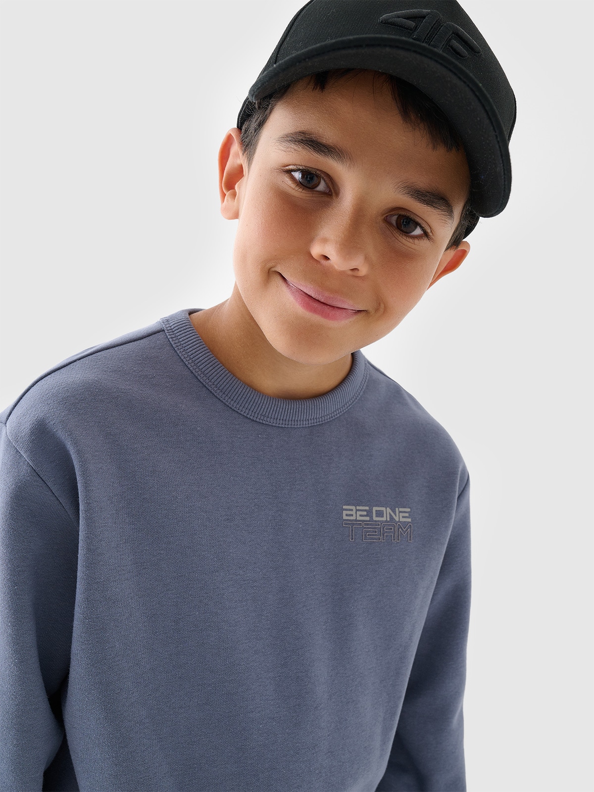 Sportinis neatsegamas džemperis be gobtuvo berniukams - tamsiai mėlynas