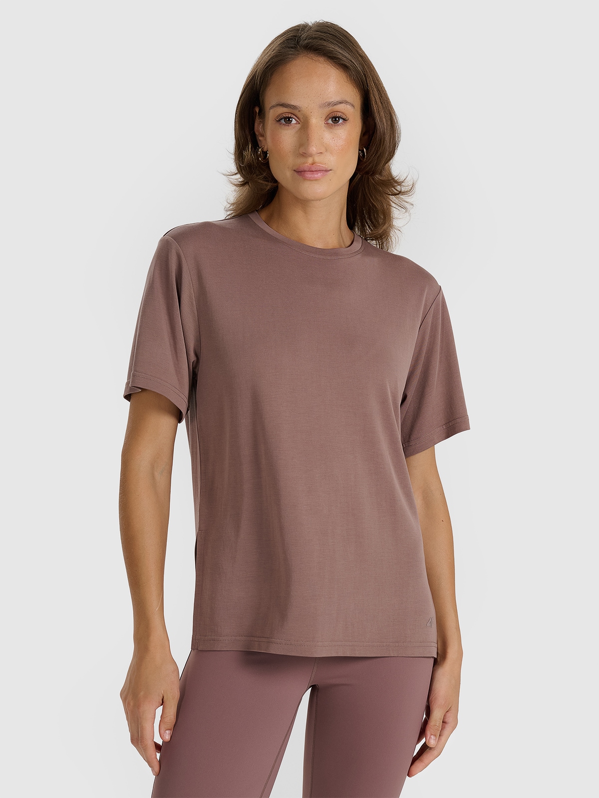 Moteriški T-shirt oversize marškinėliai su modaliu - rudi