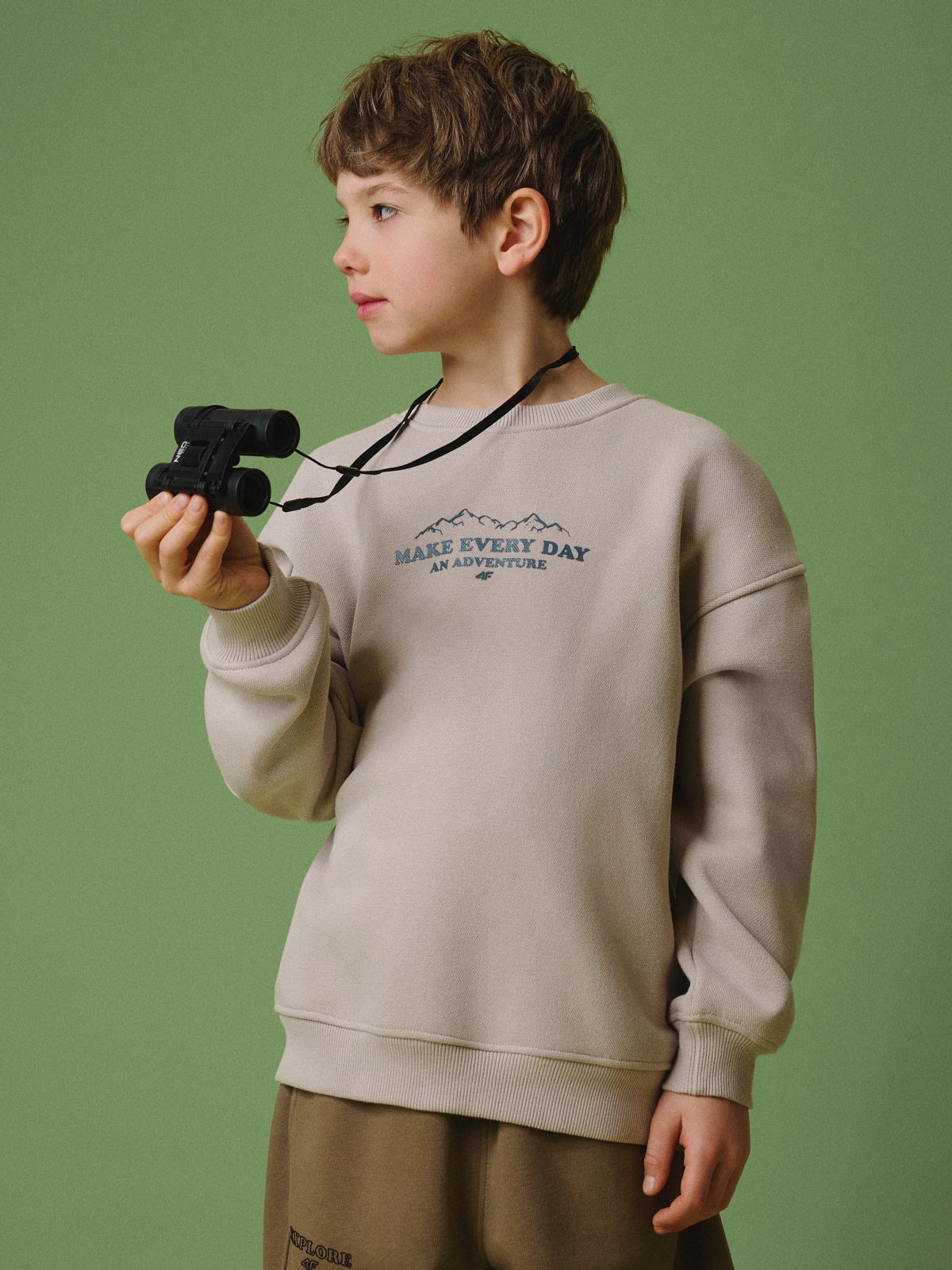 Laisvas sportinis džemperis be gobtuvo berniukams - smėlio spalvos