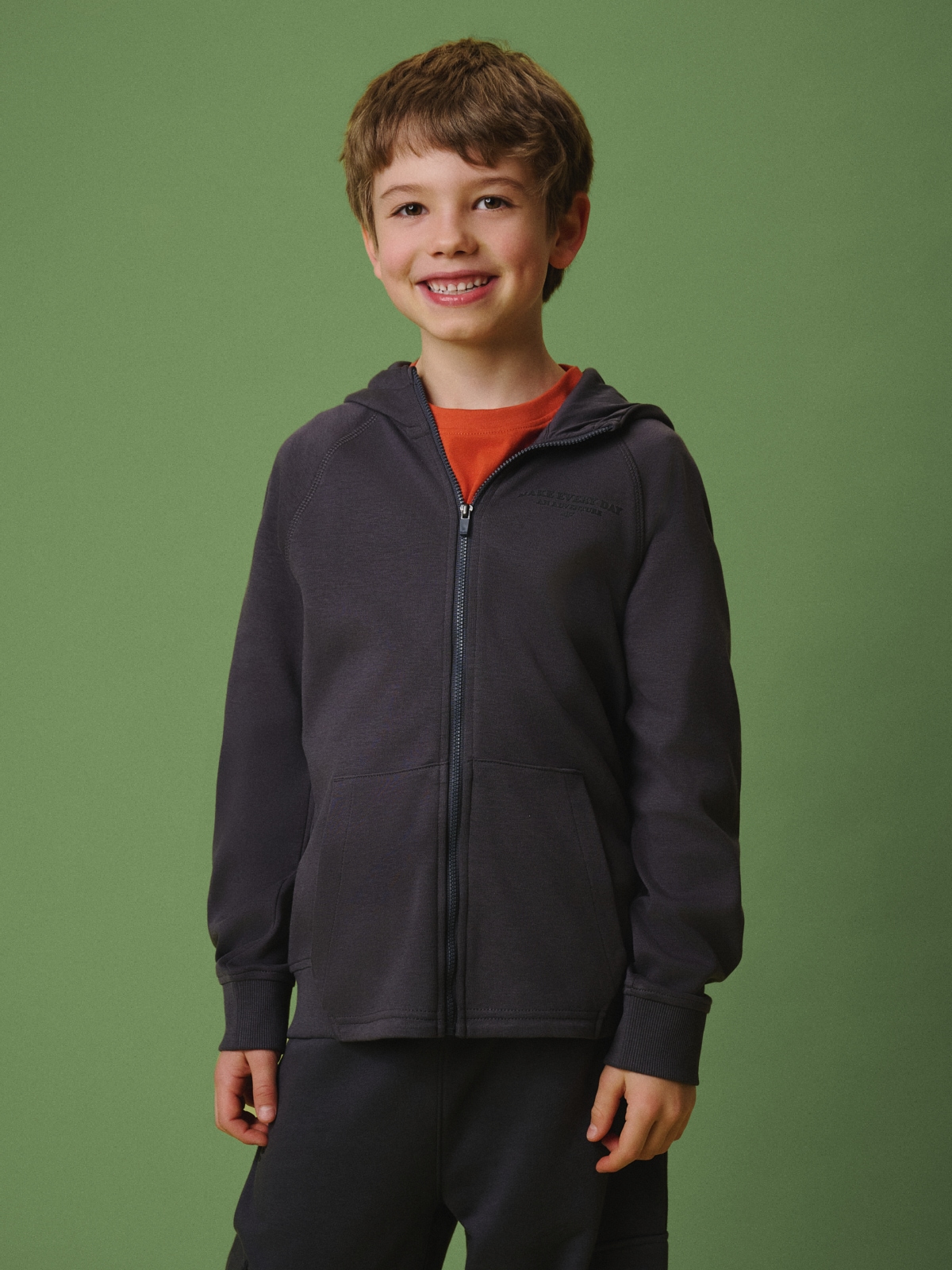 Reguliari sportinė palaidinė su gobtuvu berniukams - juoda