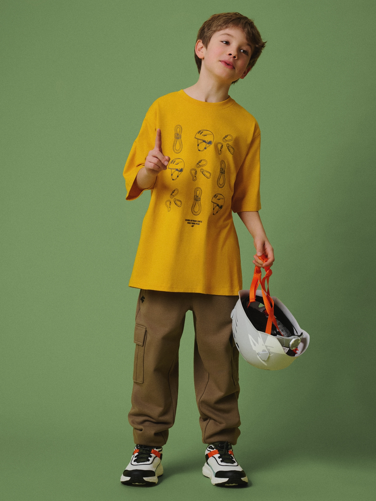 T-shirt loose su spauda berniukiškas - geltonas