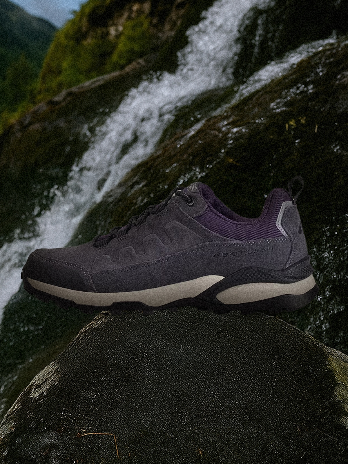 Moteriški žemi žygio batai - pilki