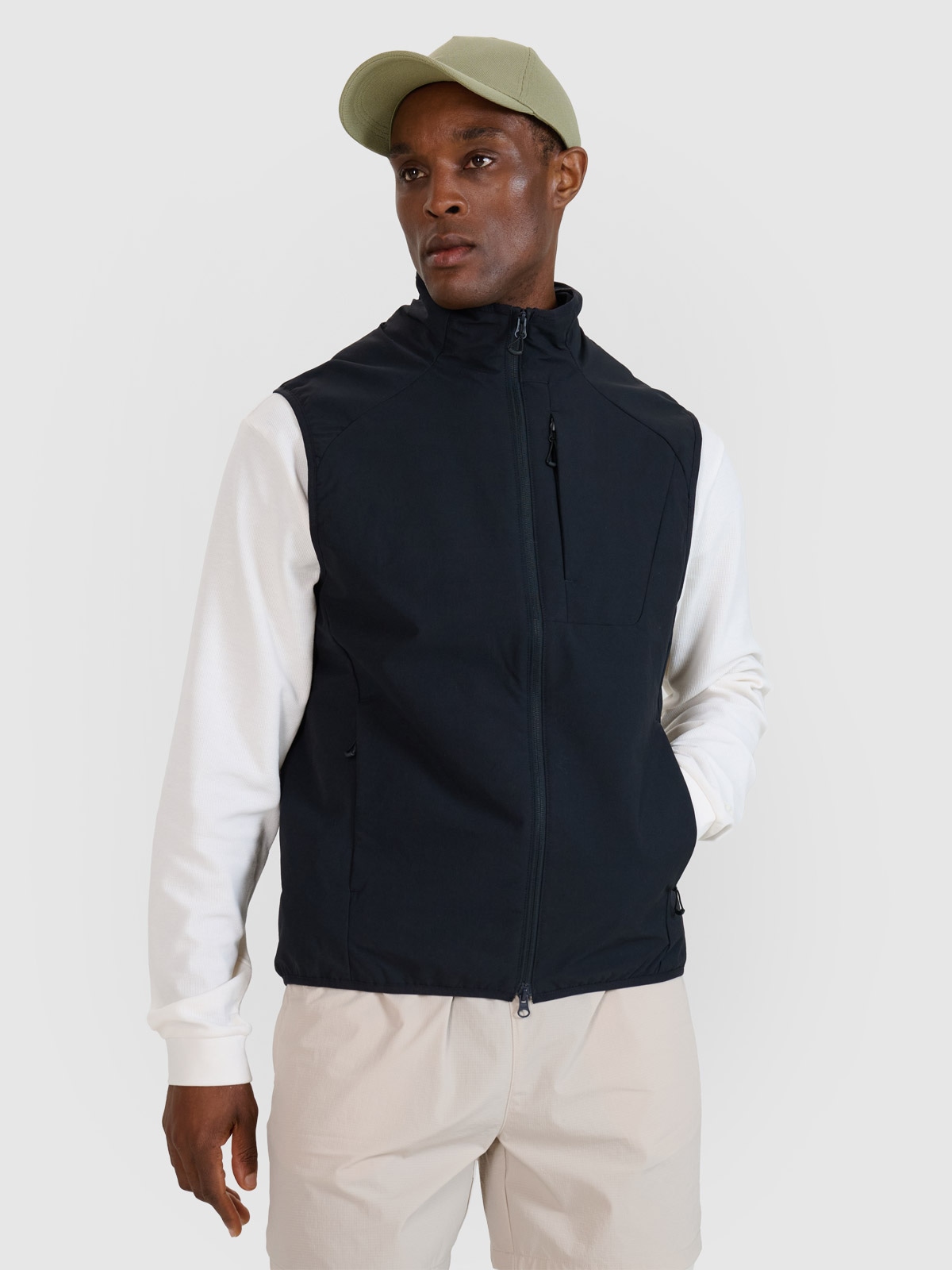 Vyriška berankovė striukė su apykakle - juoda