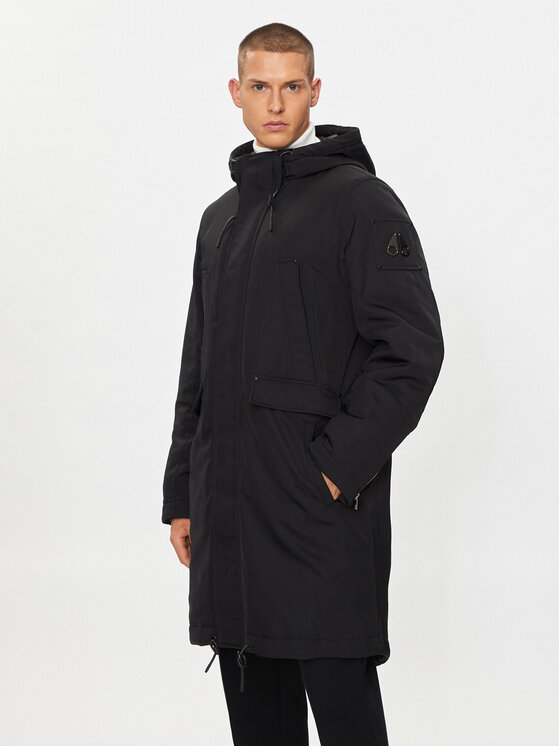 Moose Knuckles Striukė · Juoda