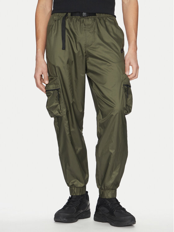 Nike Sportinės kelnės · Chaki · Regular Fit