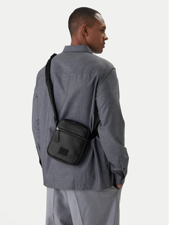 HUGO Maža rankinė · Juoda