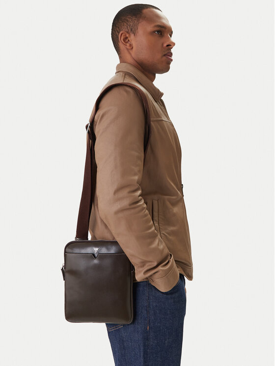 Guess Maža rankinė · Ruda