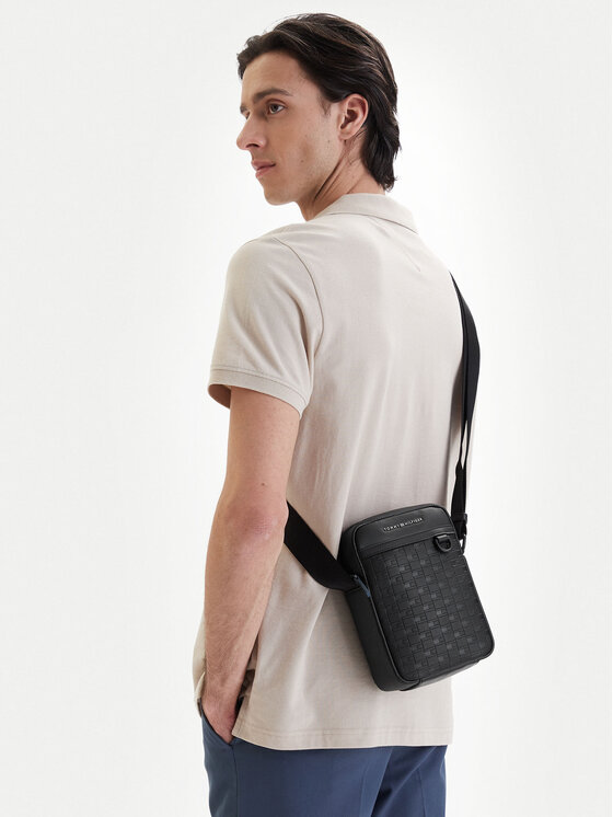 Tommy Hilfiger Maža rankinė · Juoda