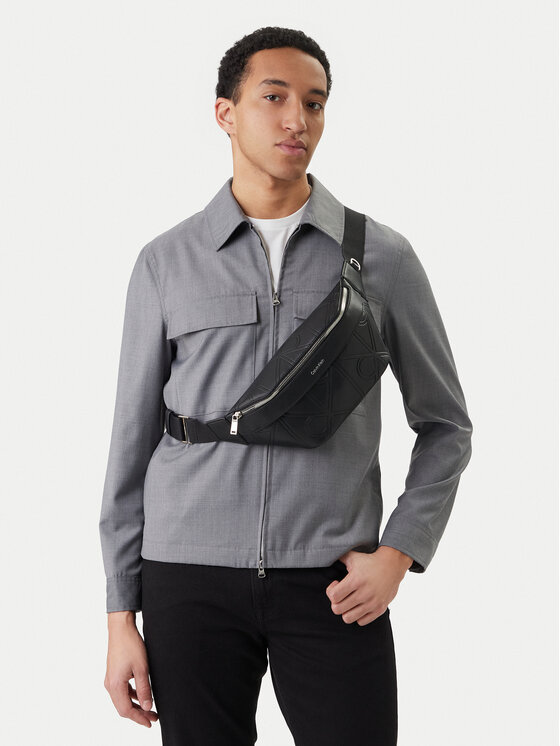 Calvin Klein Rankinė ant juosmens﻿ · Juoda