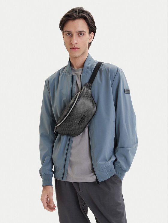 Calvin Klein Rankinė ant juosmens﻿ · Juoda