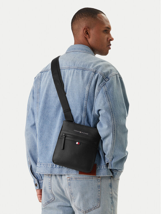 Tommy Hilfiger Maža rankinė · Juoda