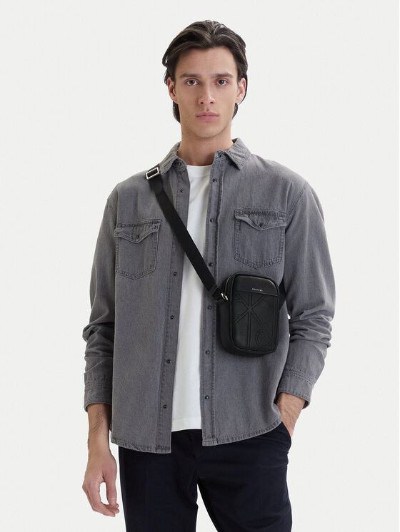 Calvin Klein Maža rankinė · Juoda