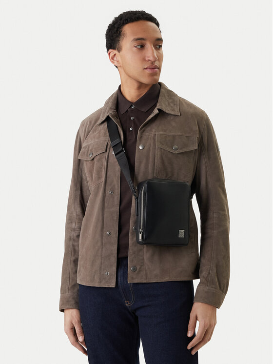 Calvin Klein Maža rankinė · Juoda