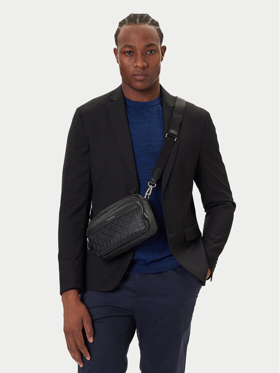 Calvin Klein Maža rankinė · Juoda