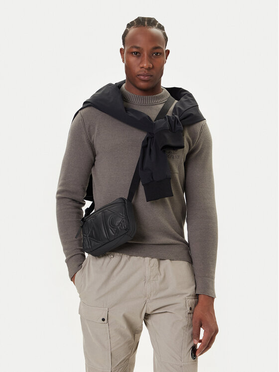 Calvin Klein Maža rankinė · Juoda