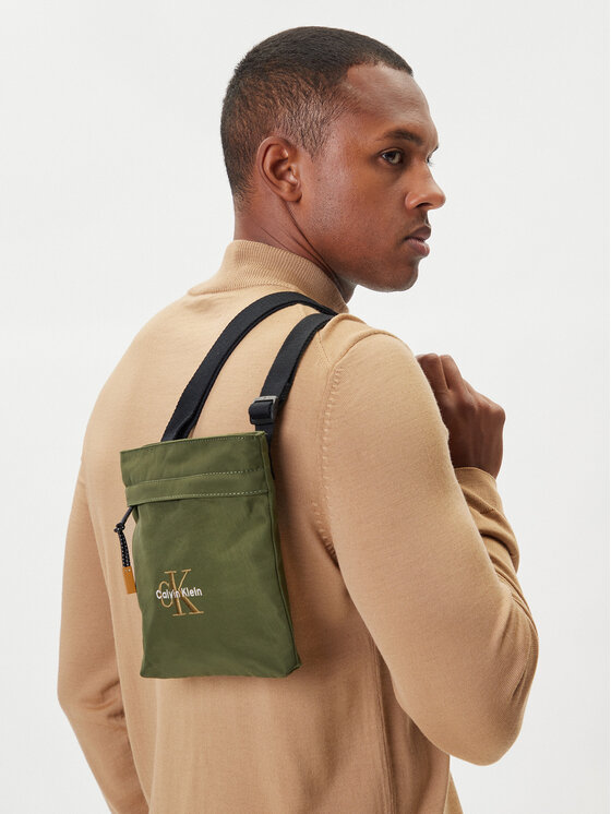 Calvin Klein Maža rankinė · Žalia