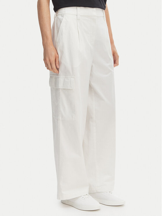 Calvin Klein Jeans Cargo stiliaus kelnės · Écru · Relaxed Fit