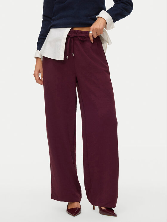 Vero Moda Sportinės kelnės · Vyšninė · Regular Fit