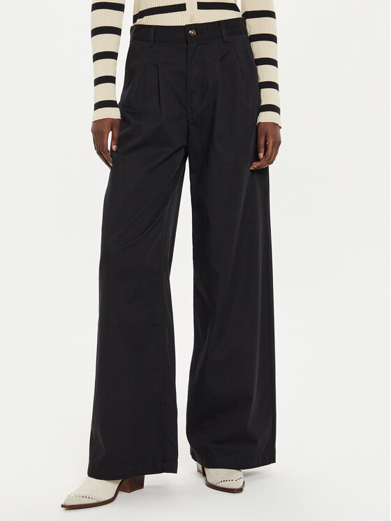 Levi's® Medžiaginės kelnės · Juoda · Regular Fit