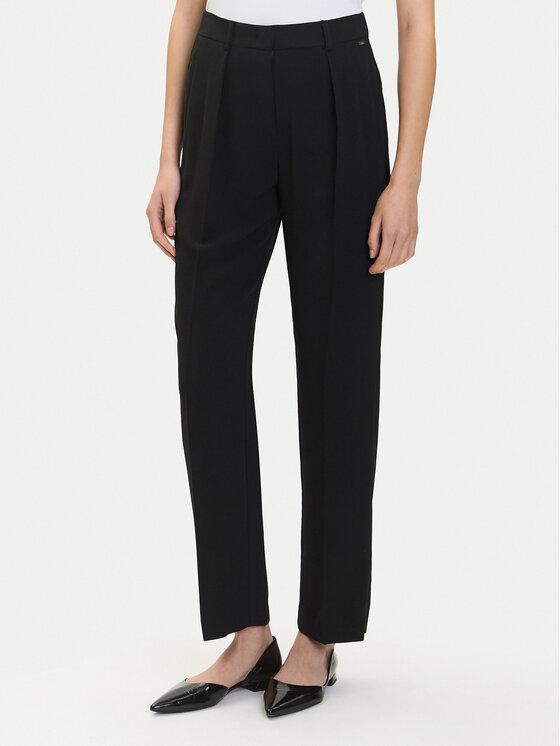 Armani Exchange Medžiaginės kelnės · Juoda · Relaxed Fit